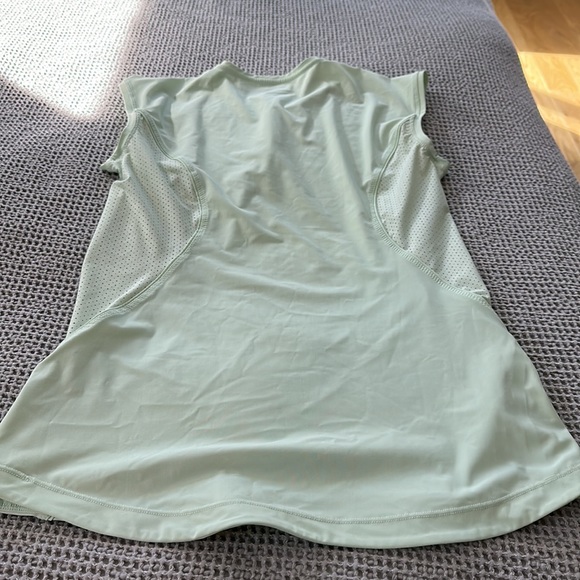 Athleta Pacifica II Tank Women’s M - Picture 6 of 6